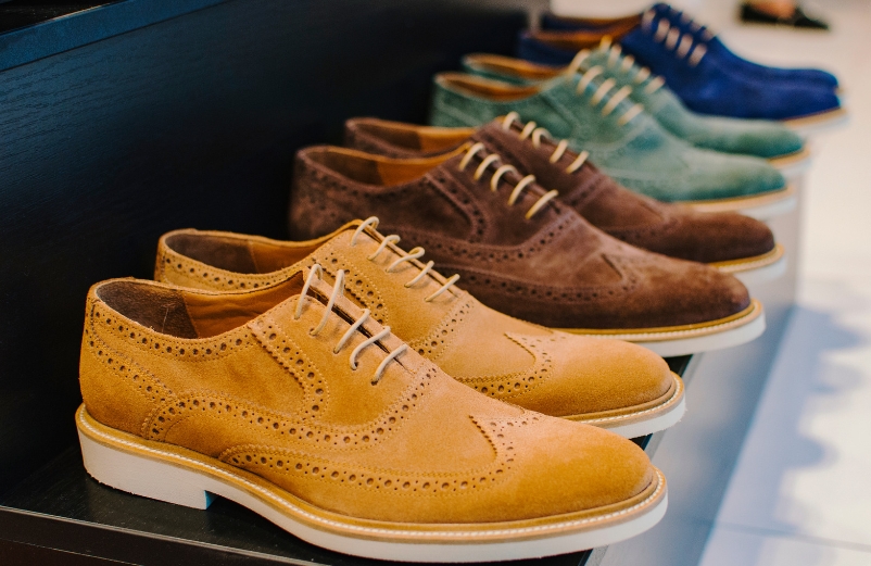 Footwear Fusion: The Ultimate Guide to Men’s Winter-to-Spring Shoe Styles